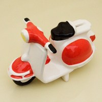 KASIČKA SKÚTR VESPA ČERVENÁ