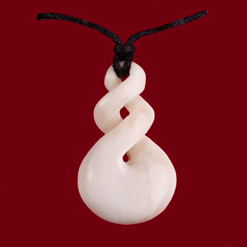 AMULET PIKORUA DVOJITÁ