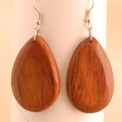 NÁUŠNICE KAPKA DŘEVO