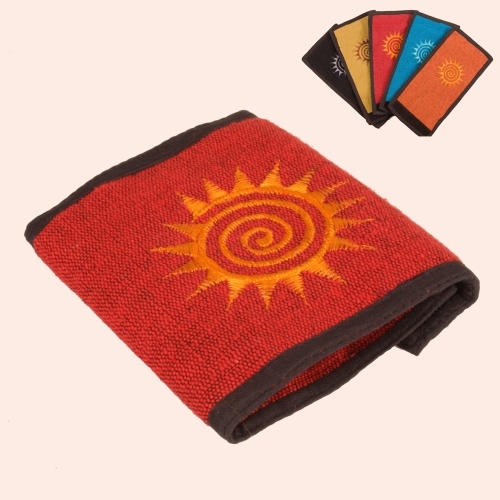 PENĚŽENKA LÁTKOVÁ S VÝŠIVKOU ZUBATÉ SLUNCE