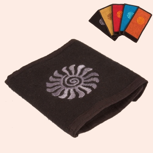 PENĚŽENKA LÁTKOVÁ S VÝŠIVKOU SLUNÍČKO